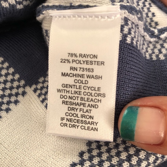 Cable & Gauge Knitted Short Sleeve Gingham Top - Picture 4 of 4